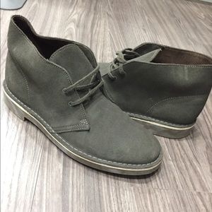 clarks olive green shoes